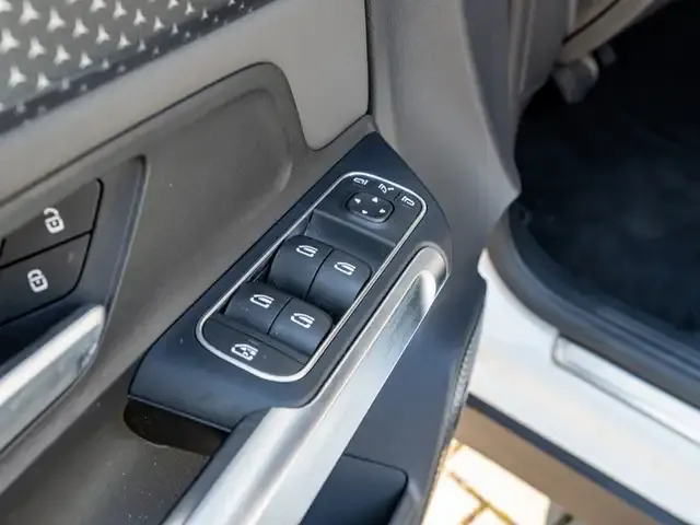 Mercedes-Benz EQB 300