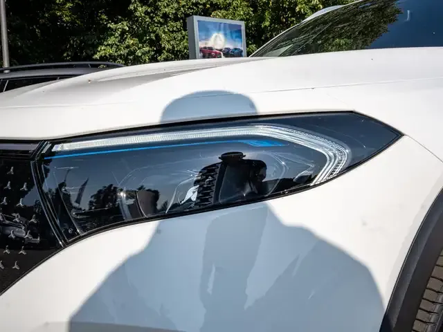 Mercedes-Benz EQB 300