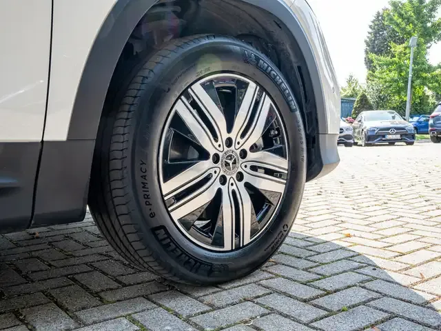 Mercedes-Benz EQB 300