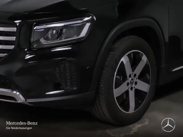 Mercedes-Benz GLB 180