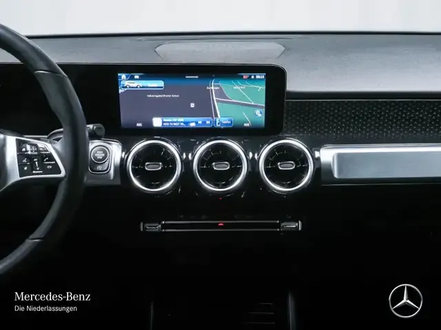 Mercedes-Benz GLB 180
