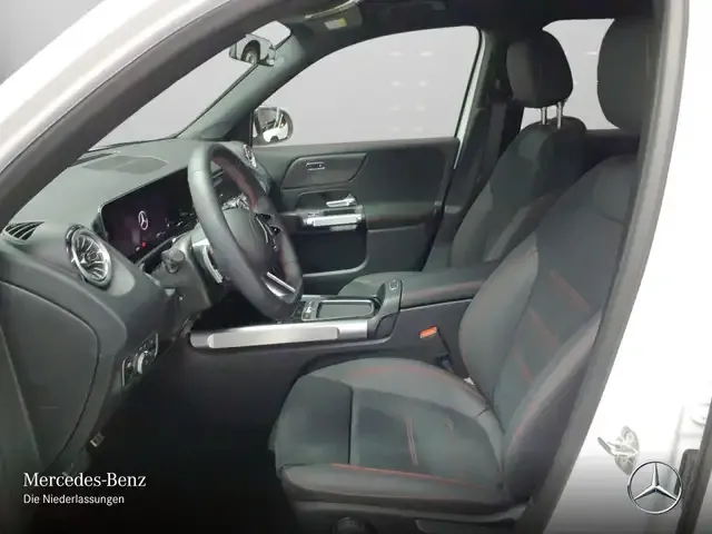 Mercedes-Benz GLB 180