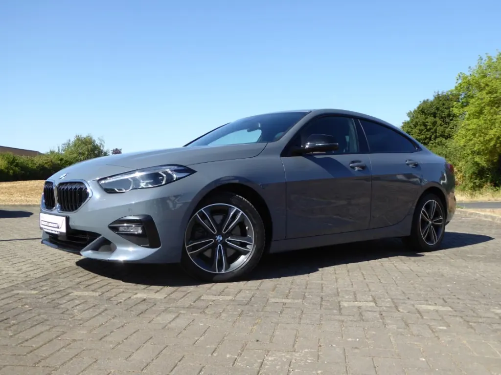 BMW 218