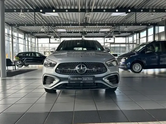 Mercedes-Benz GLA 250