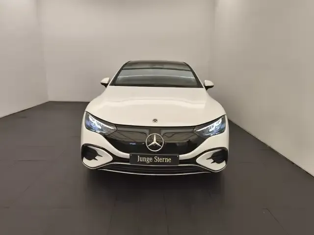 Mercedes-Benz EQE 300
