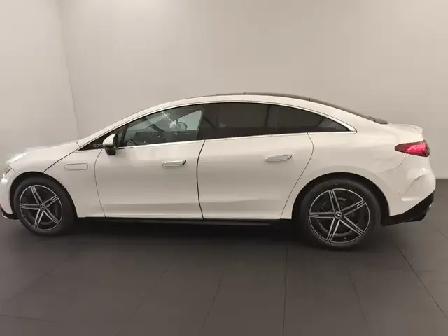 Mercedes-Benz EQE 300