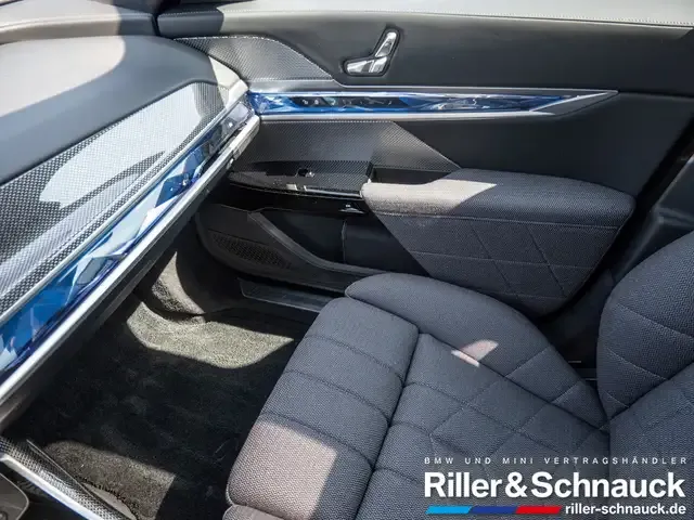 BMW 740