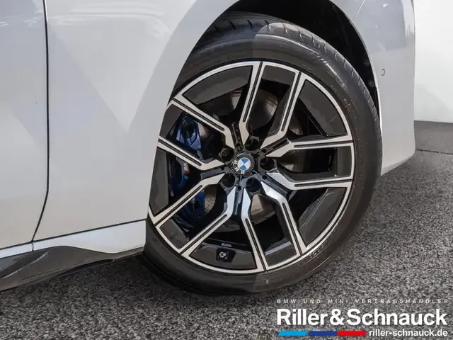 BMW 740