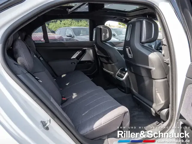 BMW 740