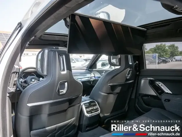 BMW 740