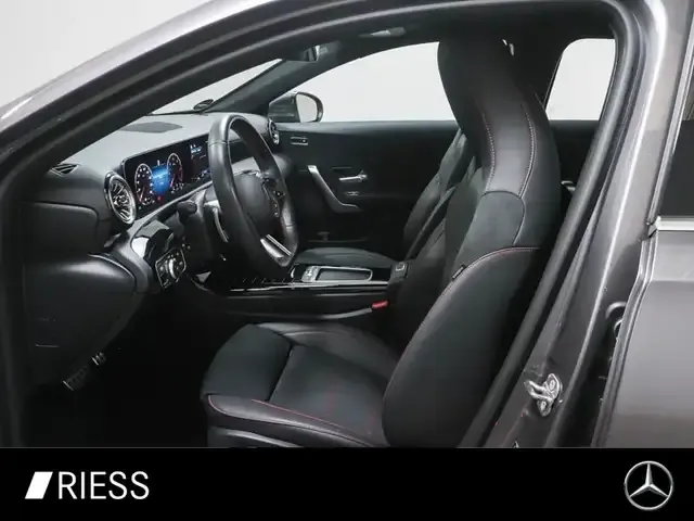 Mercedes-Benz A 220