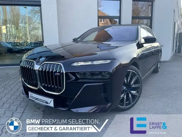 BMW i7