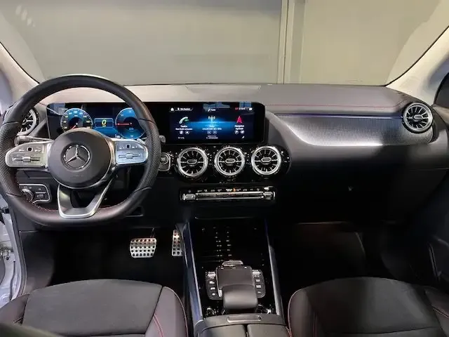 Mercedes-Benz EQA 300