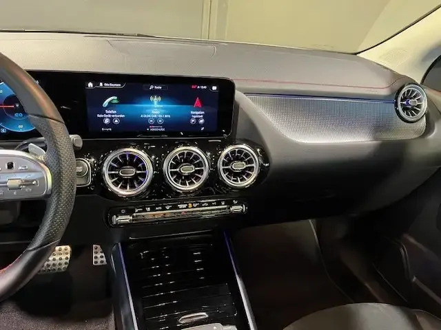 Mercedes-Benz EQA 300