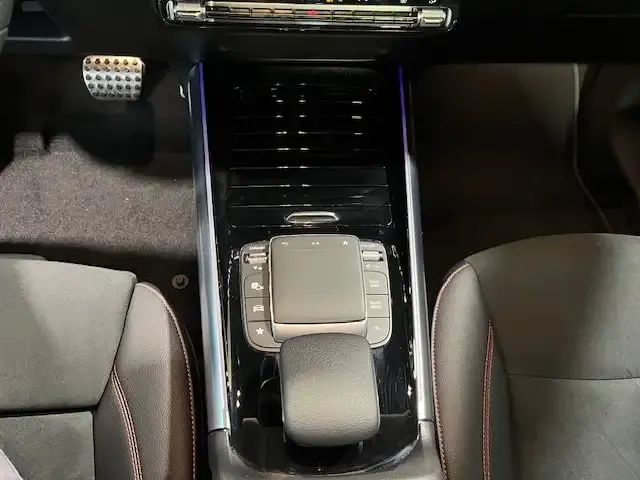 Mercedes-Benz EQA 300