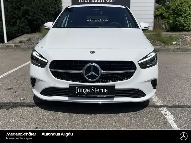 Mercedes-Benz B 180