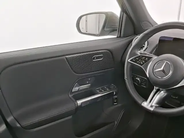 Mercedes-Benz EQB 350