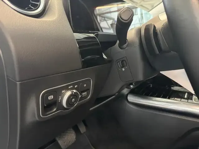 Mercedes-Benz B 220