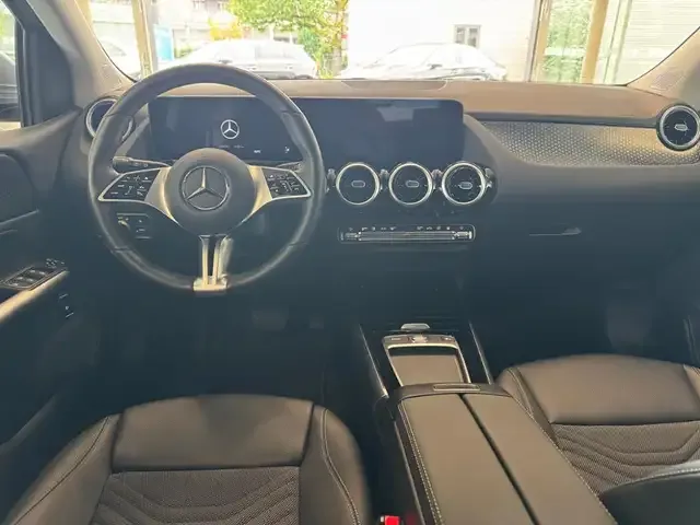 Mercedes-Benz B 220