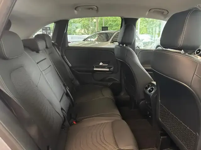 Mercedes-Benz B 220