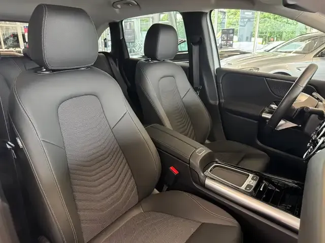 Mercedes-Benz B 220