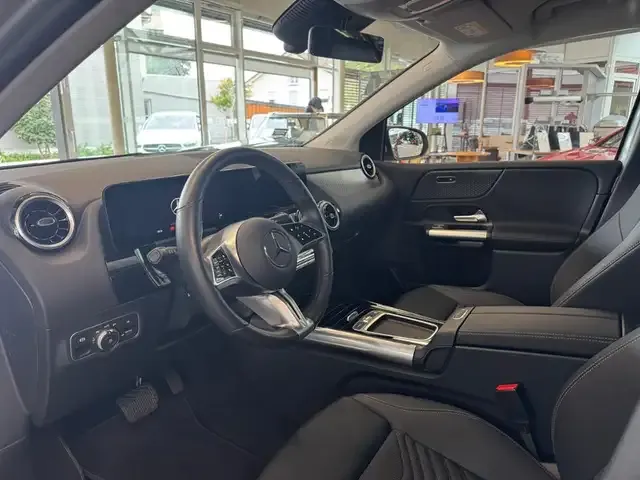 Mercedes-Benz B 220