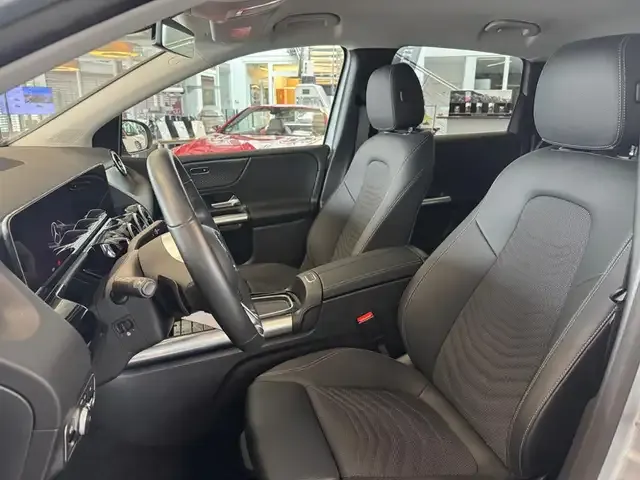 Mercedes-Benz B 220