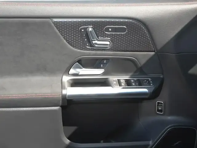 Mercedes-Benz GLA 220