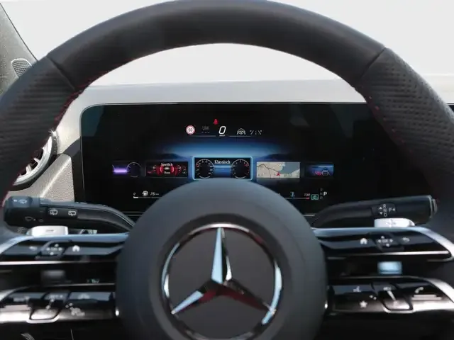 Mercedes-Benz GLA 220
