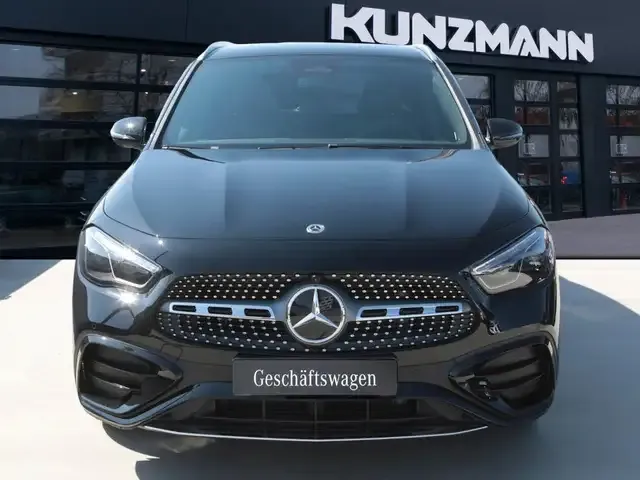 Mercedes-Benz GLA 220