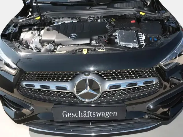 Mercedes-Benz GLA 220