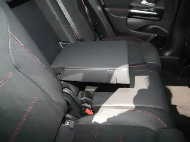 Mercedes-Benz GLA 220