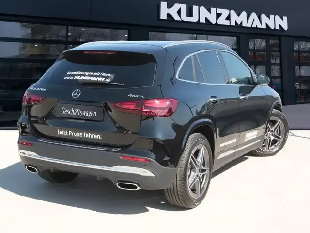 Mercedes-Benz GLA 220