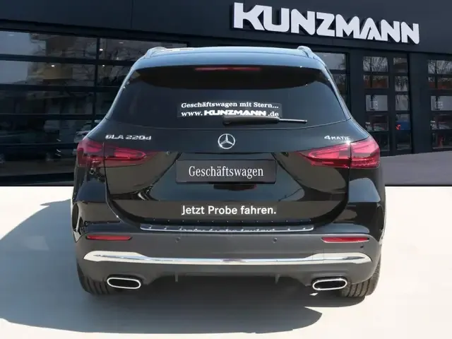 Mercedes-Benz GLA 220