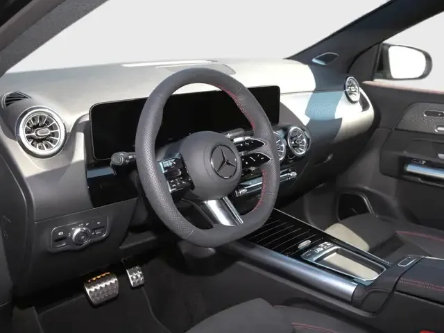 Mercedes-Benz GLA 220