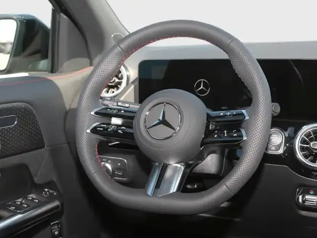 Mercedes-Benz GLA 220