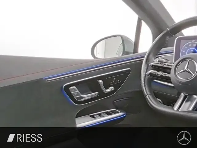 Mercedes-Benz EQE 300