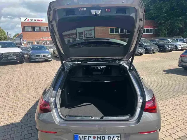 Mercedes-Benz CLA 180