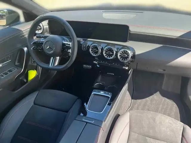 Mercedes-Benz CLA 180