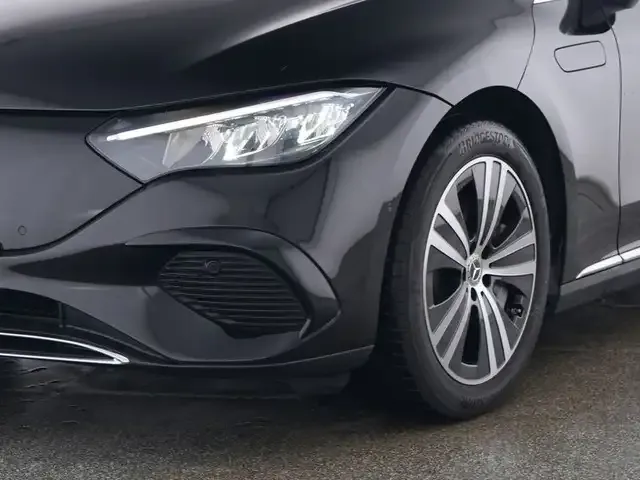 Mercedes-Benz EQE 300