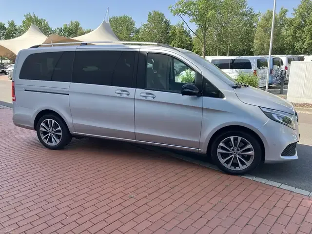 Mercedes-Benz V 250