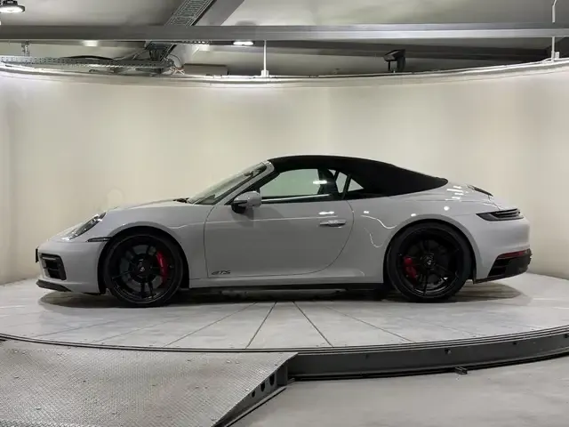 Porsche 992