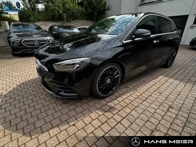 Mercedes-Benz B 220
