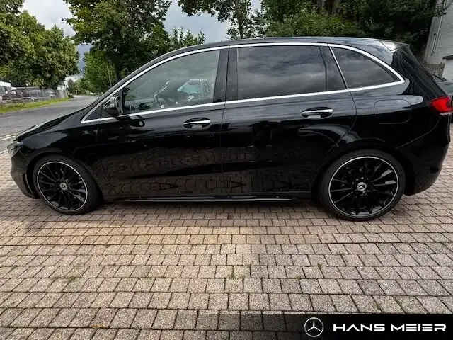 Mercedes-Benz B 220