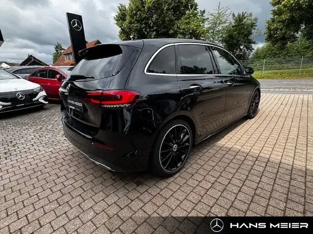 Mercedes-Benz B 220