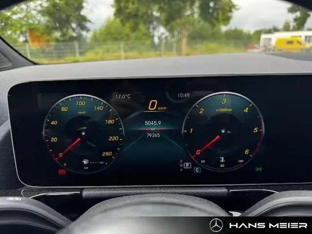 Mercedes-Benz B 220