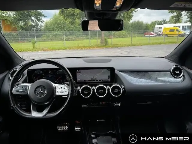 Mercedes-Benz B 220