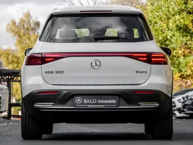 Mercedes-Benz EQB 300