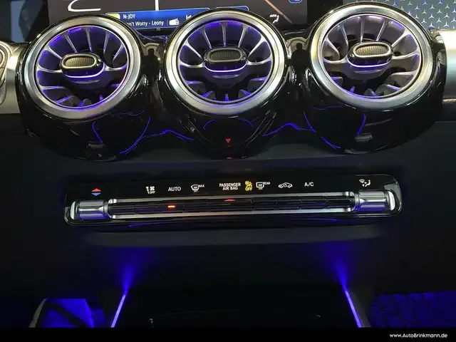 Mercedes-Benz GLB 200