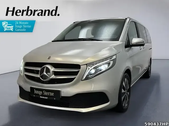 Mercedes-Benz V 220